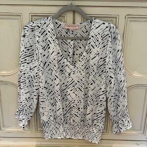Philosophy Black & White Abstract V-Neck Blouse